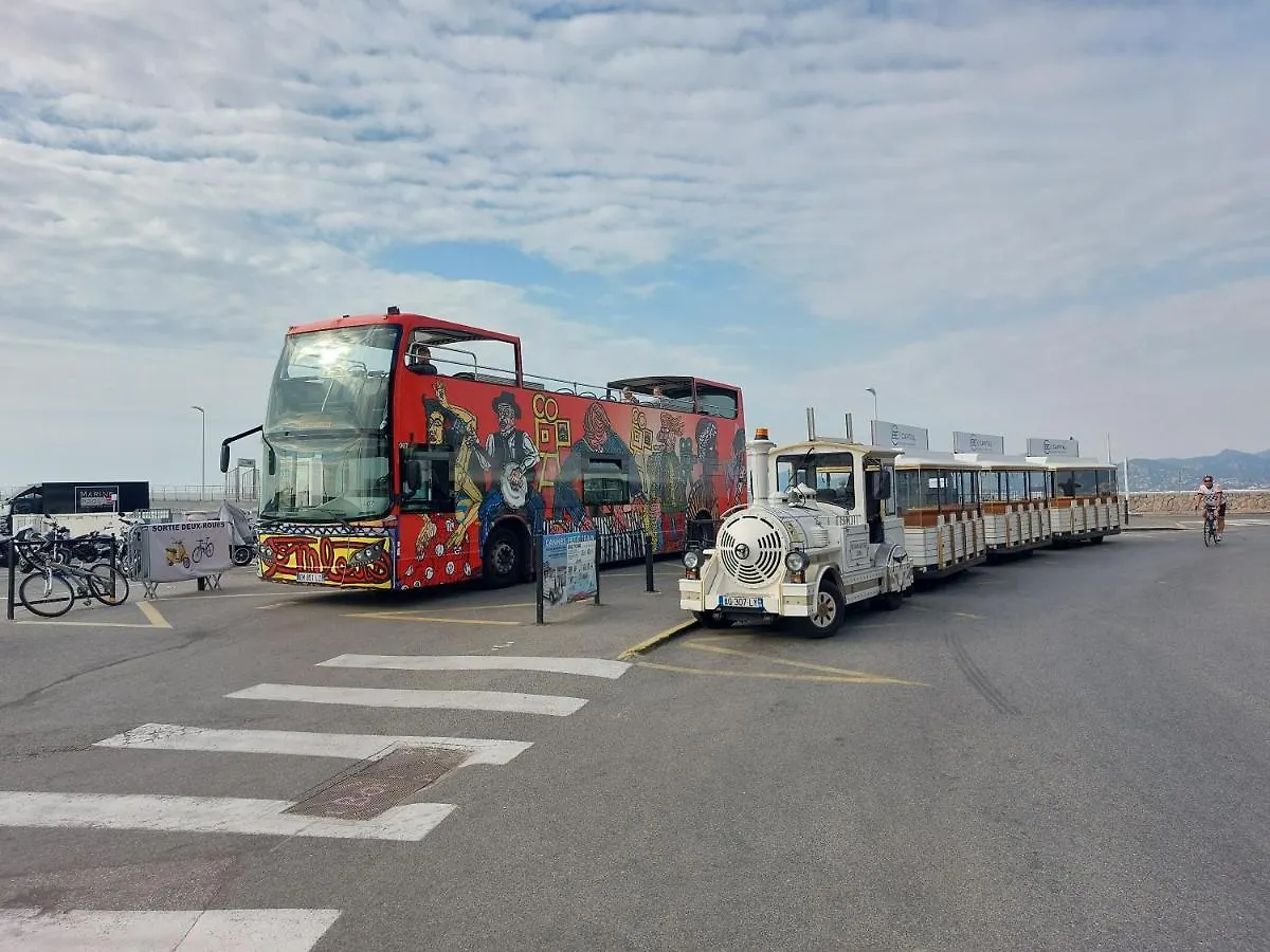 Cannes - Place Du Suquet