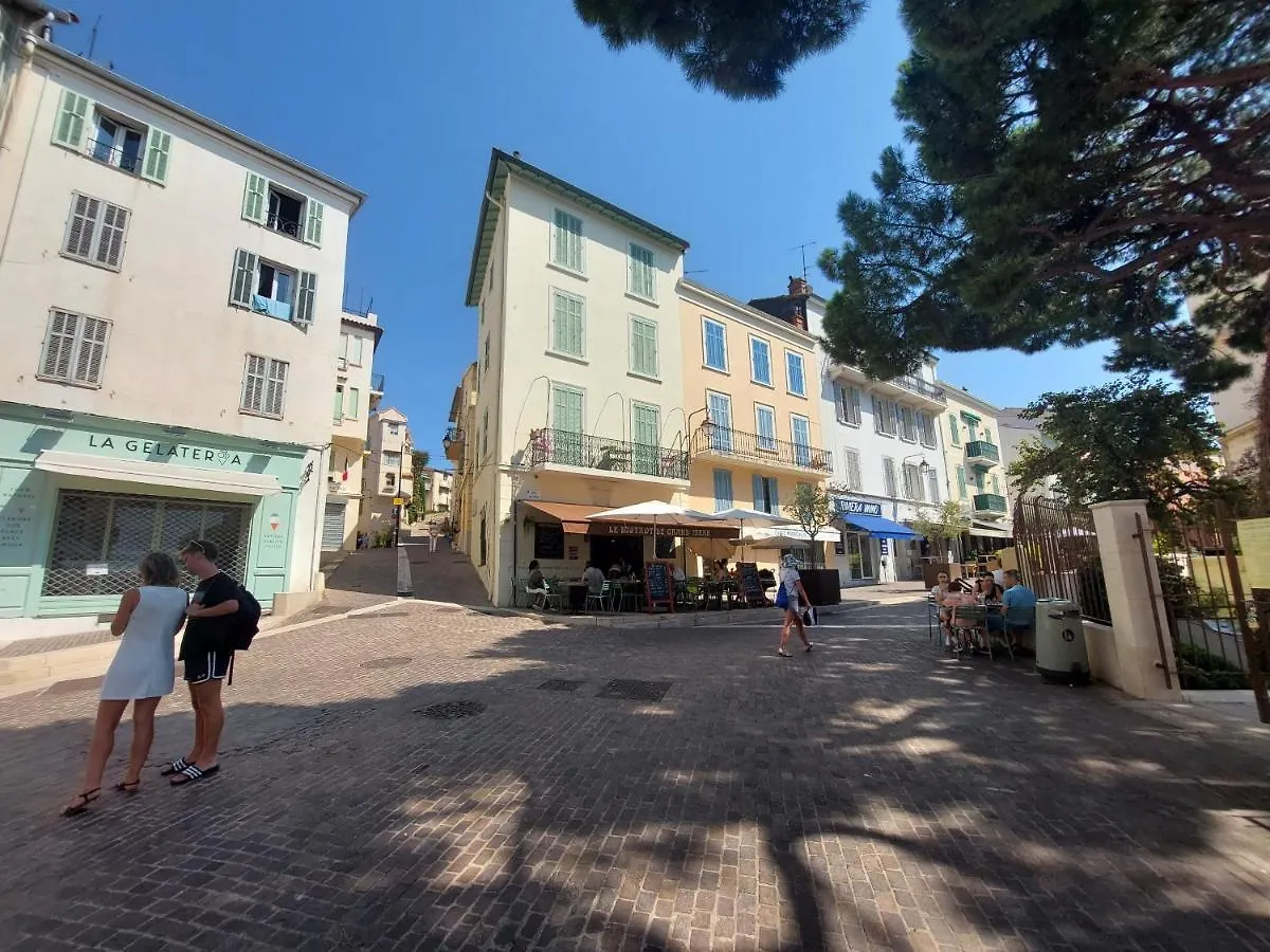 Cannes - Place Du Suquet 0*,  France