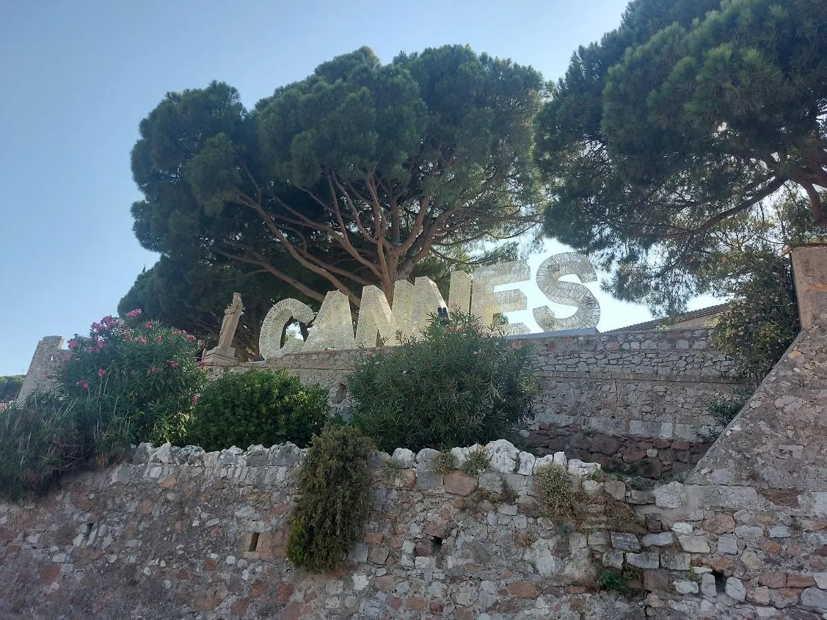 Cannes - Place Du Suquet