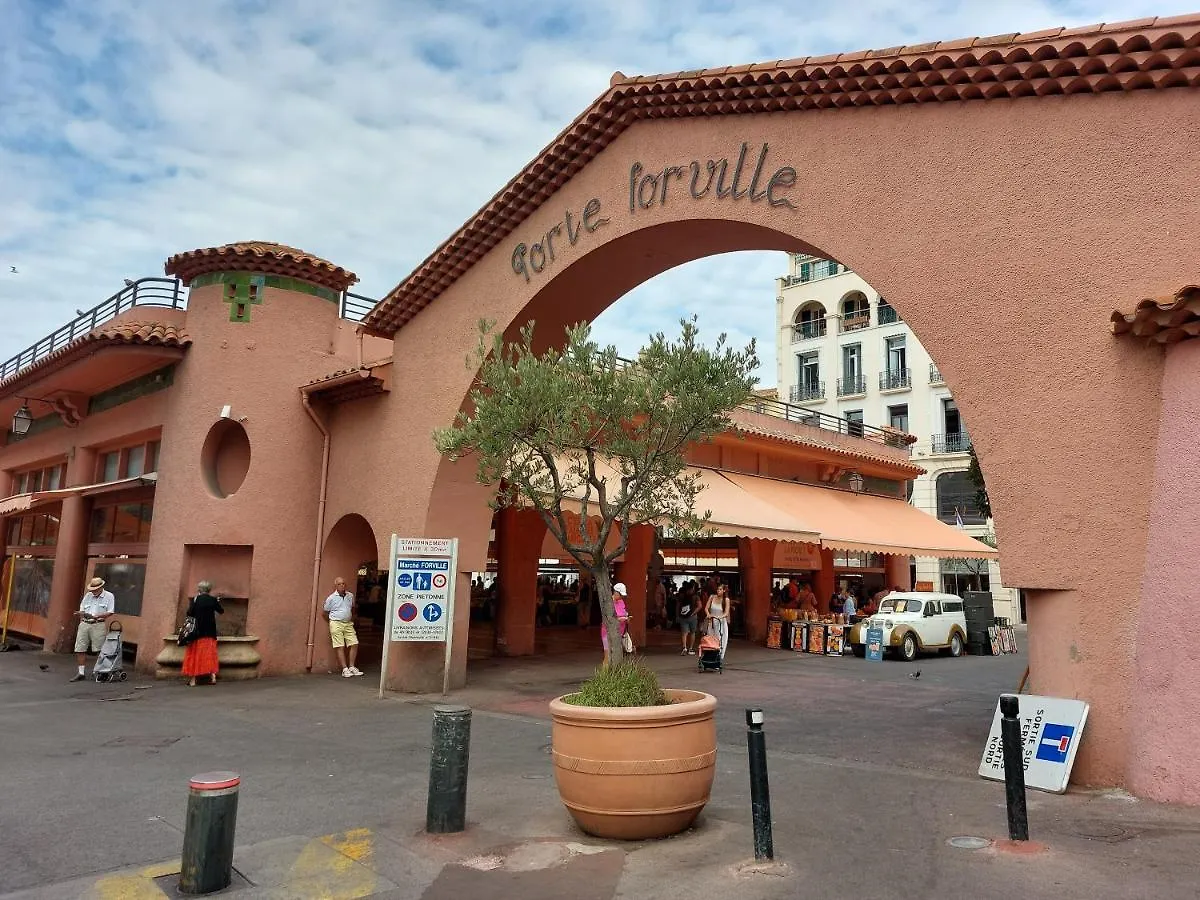 Cannes - Place Du Suquet