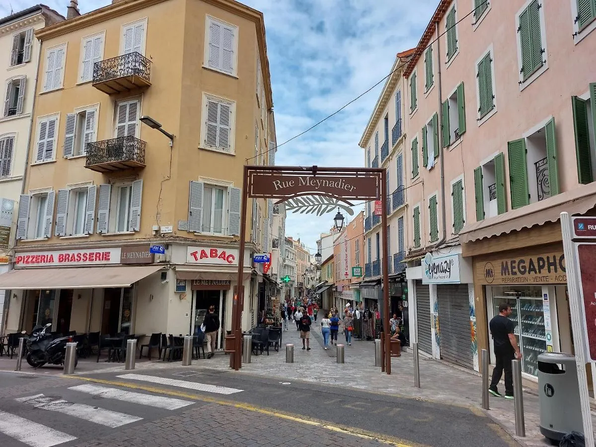 In The Hart Of Old Cannes - Place Du Suquet - 2 Min Walking Distance From Palais De Festivals And Beaches