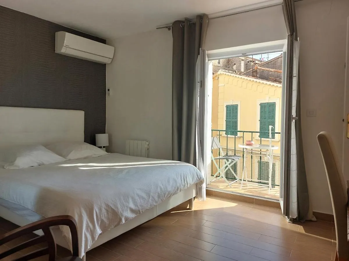 In The Hart Of Old Cannes - Place Du Suquet - 2 Min Walking Distance From Palais De Festivals And Beaches 0*,  فرنسا